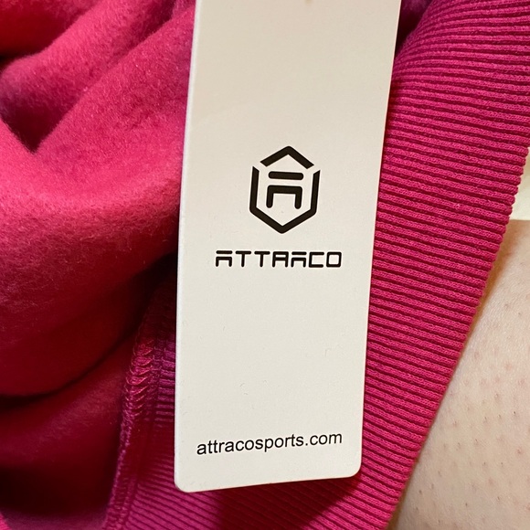 NWT Attraco Women's Berry Travel Pullover Hoodie with built in eye mask - Picture 9 of 10